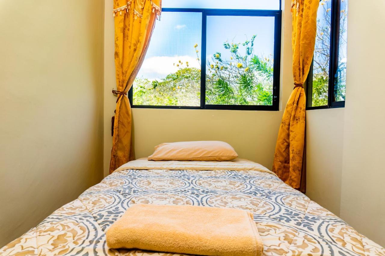 Cucuve Eco Hostal Puerto Baquerizo Moreno Ngoại thất bức ảnh